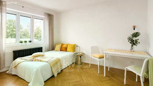 Pronájem bytu 1+kk 25 m² Za papírnou, Praha - Holešovice