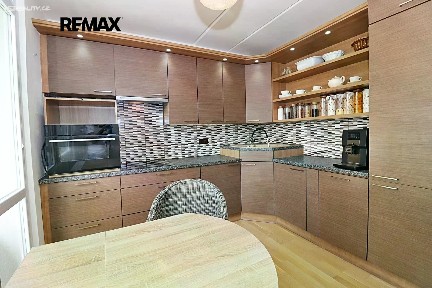 Prodej bytu 3+1 75 m² Jana Zajíce, Pardubice - Studánka