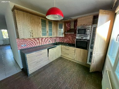Pronájem bytu 4+1 80 m² Bzenecká, Plzeň - Severní Předměstí