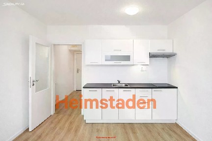 Pronájem bytu 1+kk 32 m² Výškovická, Ostrava - Výškovice
