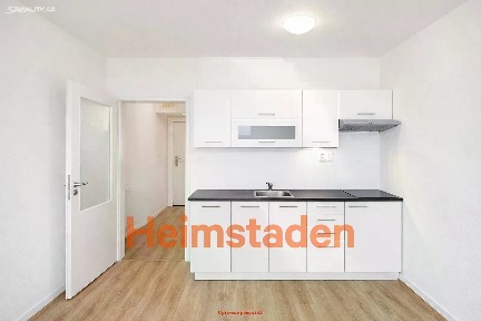Pronájem bytu 1+kk 32 m²