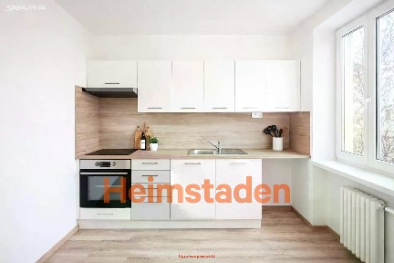 Pronájem bytu 2+1 54 m² Hlavní třída, Havířov - Město