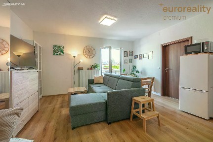 Prodej bytu 2+kk 37 m² Na Třešňovce, Tachov