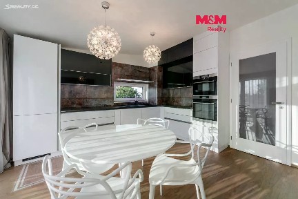 Prodej rodinného domu 112 m², pozemek 120 m² Karlštejnská, Ořech