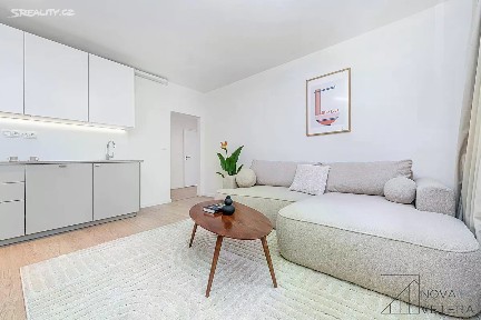 Prodej bytu 2+kk 52 m² Komunardů, Praha - Holešovice