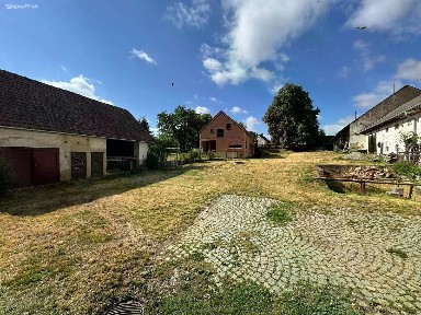 Prodej komerční nemovitosti 1500 m²