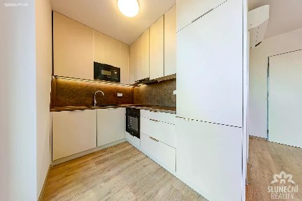 Pronájem bytu 1+kk 31 m² Velkomoravská, Staré Město