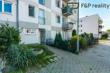 Pronájem bytu 2+kk 60 m² U Hřiště, Velký Osek