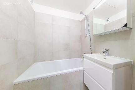 Pronájem bytu 2+kk 45 m² Andrštova, Praha - Libeň