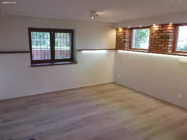 Pronájem bytu 1+1 33 m² Nad Santoškou, Praha - Smíchov