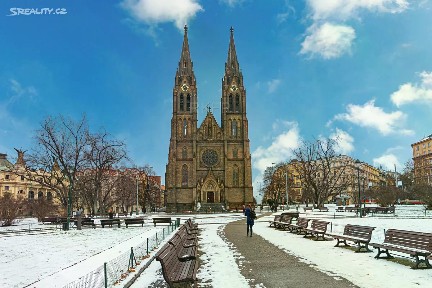 Pronájem bytu 2+1 70 m² Varšavská, Praha - Vinohrady