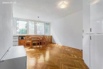 Pronájem bytu 3+kk 56 m² K Olympiku, Praha - Karlín