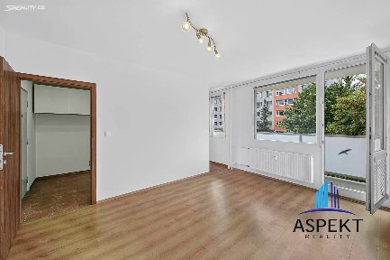 Pronájem bytu 1+kk 27 m² Kaplická, Praha - Podolí