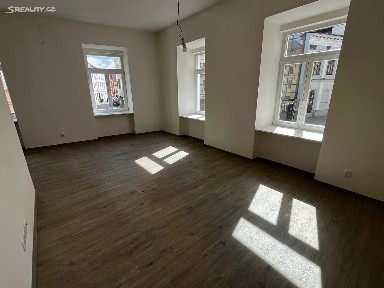 Pronájem bytu 2+kk 56 m² Divadelní, Jihlava