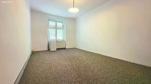 Pronájem bytu 1+kk 30 m² Edvarda Beneše, Plzeň - Jižní Předměstí
