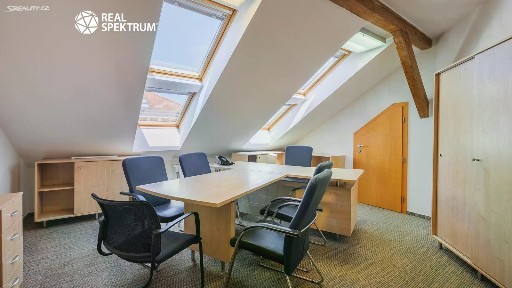 Pronájem kanceláře 308 m²