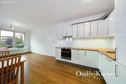 Prodej bytu 2+kk 48 m² Marty Krásové, Praha - Čakovice