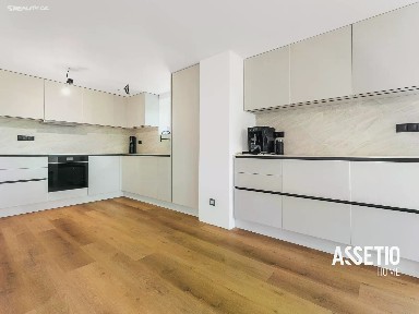 Prodej rodinného domu 210 m², pozemek 221 m² Březůvky