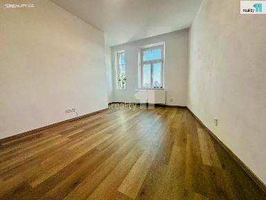 Pronájem bytu 1+1 37 m² Krymská, Praha - Vršovice