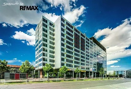 Pronájem kanceláře 270 m²