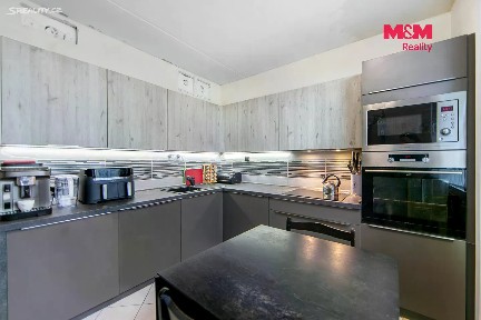 Prodej bytu 3+1 63 m² Na Komárově, Kaznějov