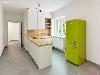 Pronájem bytu 1+kk 44 m² Farská, Velké Popovice