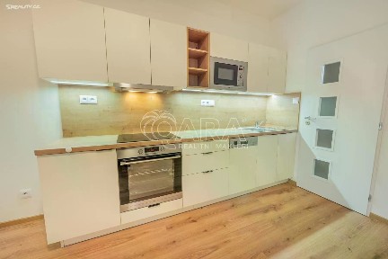 Pronájem bytu 1+kk 27 m² Žižkova, Buštěhrad