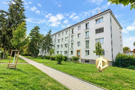 Pronájem bytu 2+kk 54 m² Brigádníků, Praha - Strašnice