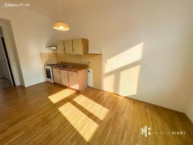 Pronájem bytu 2+kk 40 m² Orelská, Praha - Vršovice