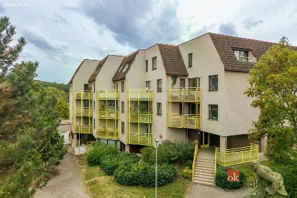 Prodej bytu 3+1 69 m² Ke dvoru, Praha - Vokovice
