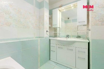 Prodej bytu 3+1 69 m² Francouzská, Ostrava - Poruba