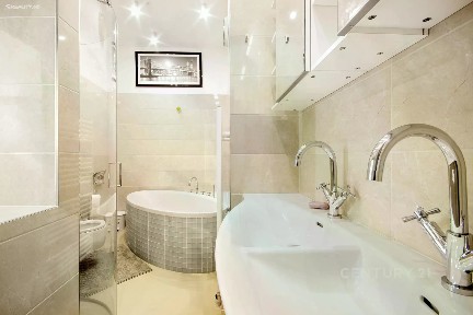 Prodej bytu 2+kk 65 m² Sportovní, Praha - Vršovice