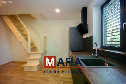 Pronájem bytu 2+1 87 m² Jižní, Olomouc - Slavonín
