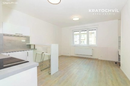 Pronájem bytu 1+kk 31 m² Vrchlického, Praha - Košíře
