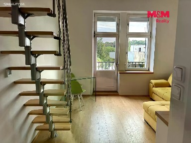 Pronájem bytu 1+kk 31 m² Strakonická, Praha - Smíchov