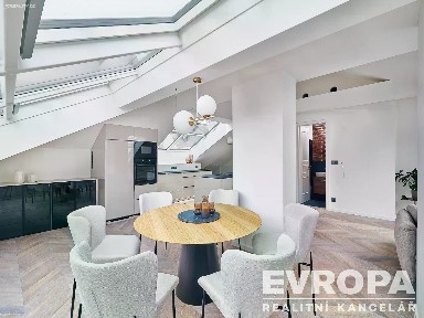 Pronájem bytu atypický 119 m²