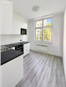 Pronájem bytu 1+1 33 m² Husitská, Praha - Žižkov