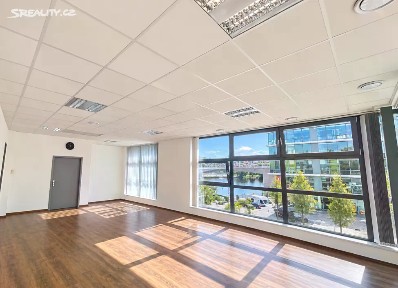 Pronájem kanceláře 52 m² Praha - Smíchov