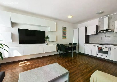 Pronájem bytu 3+kk 56 m² Tlučná