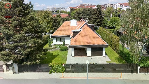 Pronájem kanceláře 365 m²