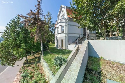 Prodej kanceláře 185 m²