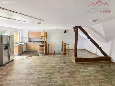 Prodej bytu atypický 155 m² náměstí Dr. Beneše, Chomutov