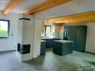 Pronájem rodinného domu 166 m², pozemek 437 m²