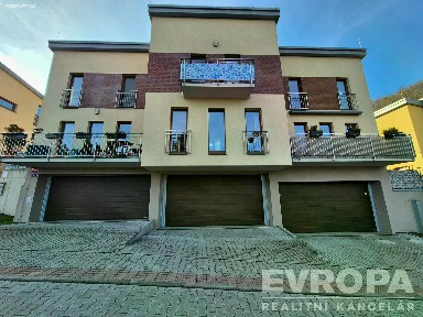 Prodej bytu 4+kk 96 m² Na Krupičárně, Praha - Radotín