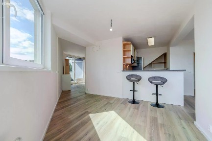 Prodej bytu 2+kk 74 m² Skloněná, Praha - Vysočany