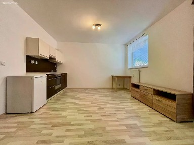 Pronájem bytu 1+kk 30 m² Josefa Bublíka, Pardubice - Trnová