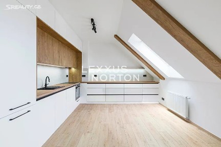 Pronájem bytu 4+kk 108 m²