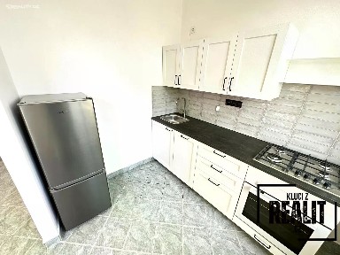 Pronájem bytu 1+kk 50 m² Seifertova, Praha - Žižkov
