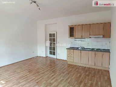 Pronájem bytu 1+kk 35 m²