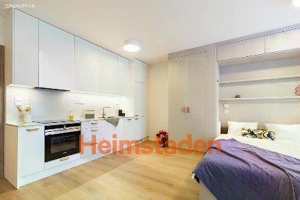 Pronájem bytu 1+kk 37 m² Vrbenského, Praha - Holešovice